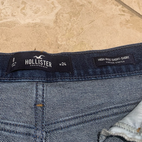 Hollister Jean Shorts - Picture 3 of 3
